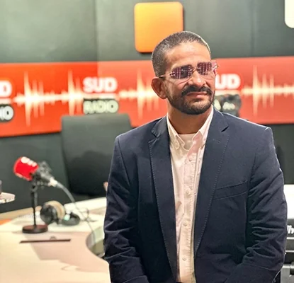Gabriel dans les studios de Sud Radio